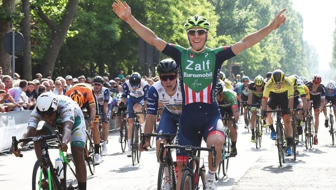 Ciclismo: Giovanni Lonardi della Zalf sempre più re degli sprint