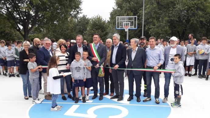 Inaugurato il Playground ’52, il campo da basket di Via delle Querce